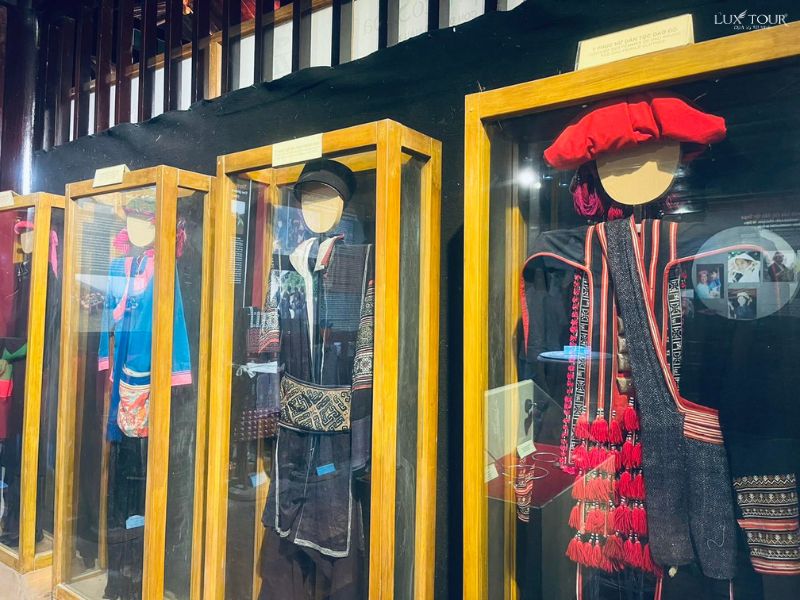 trang-phuc-truyen-thong-bao-tang-sapa.jpg (111 KB)