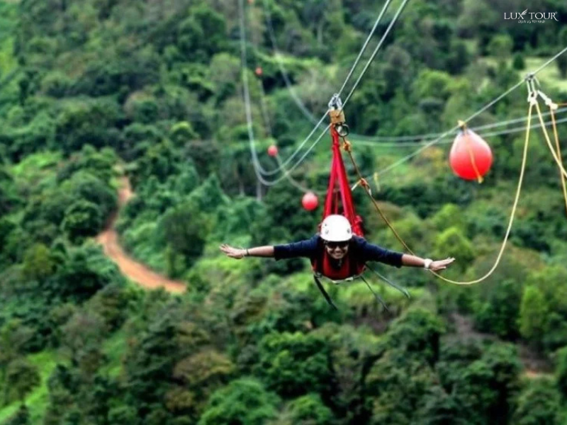 treo-day-vuot-vuc-cau-kinh-rong-may-sapa.png (667 KB)