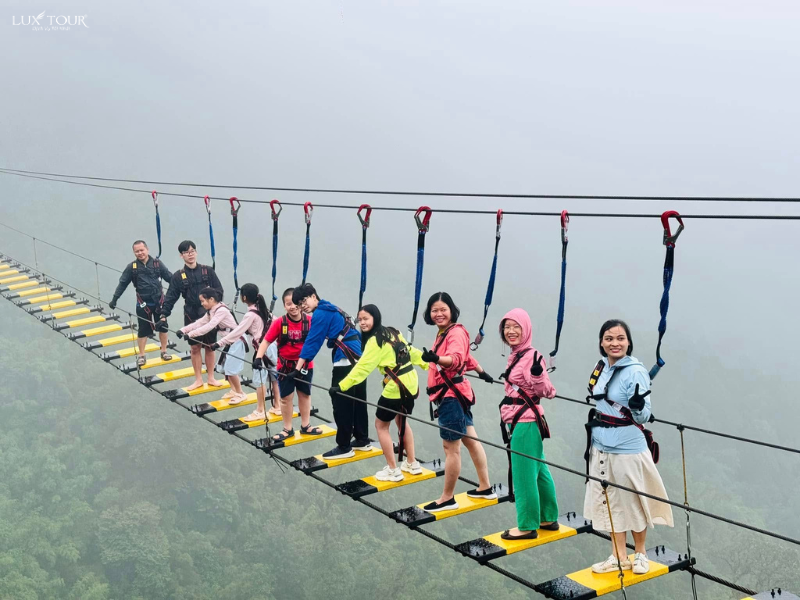 zipline-cau-kinh-rong-may-sapa.png (469 KB)