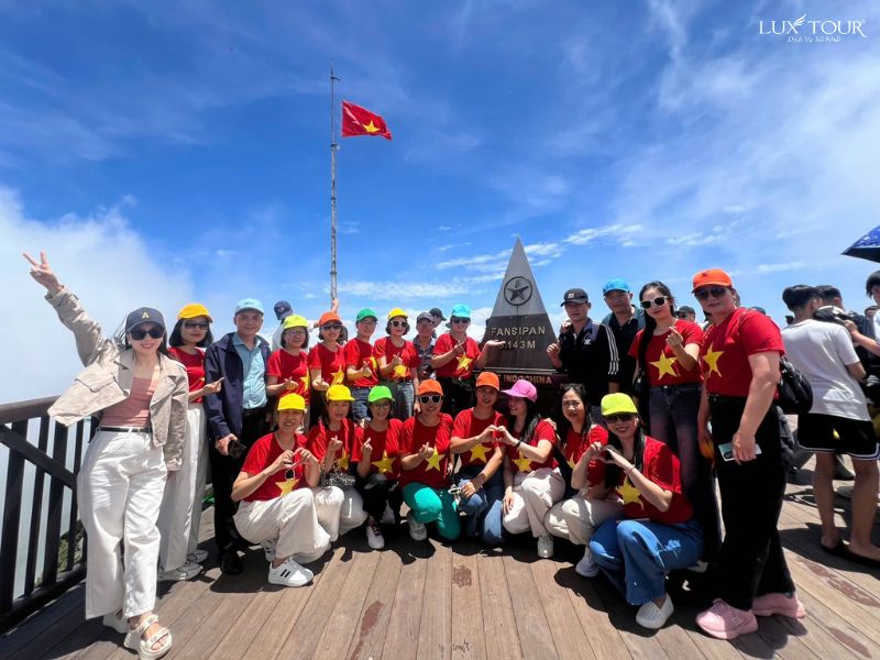 trang-phuc-sapa-mua-he.jpg (91 KB)