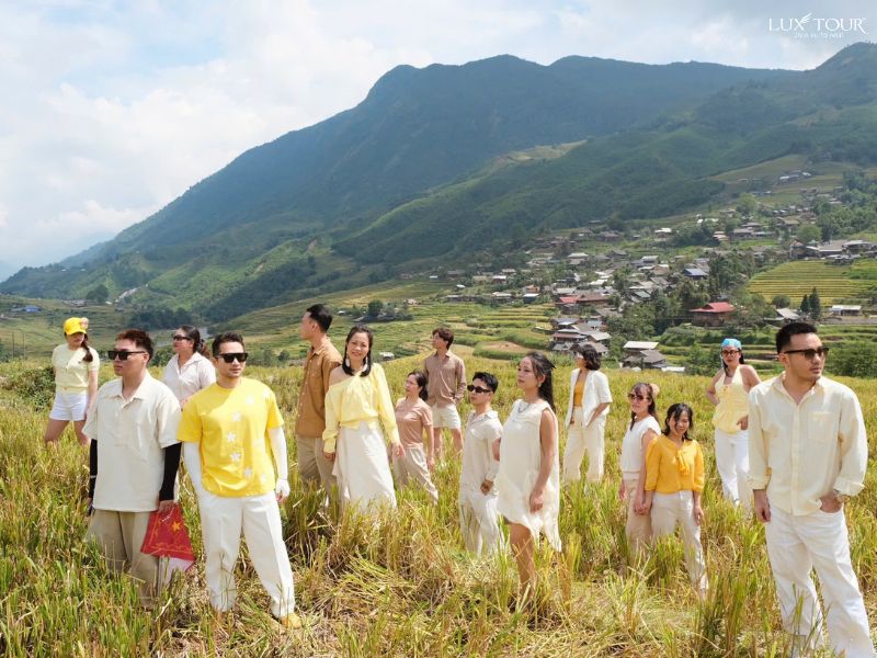 trang-phuc-sapa-mua-lua-chin-2.jpg (110 KB)