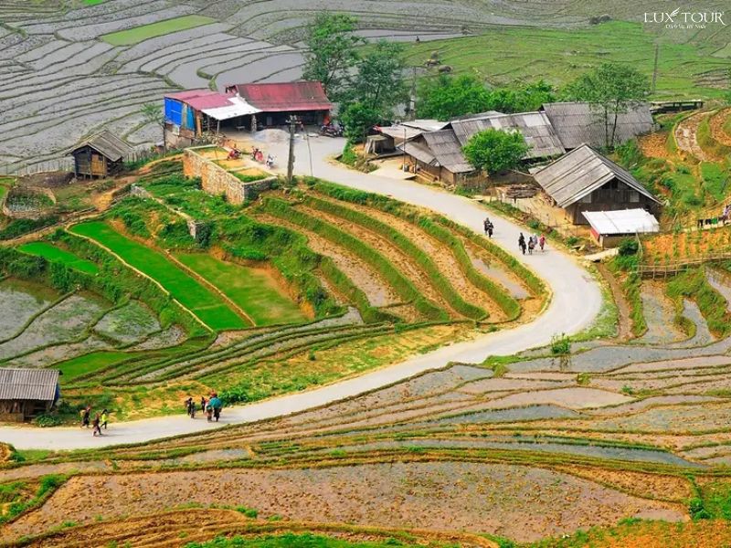 sapa-mua-nuoc-do.jpg (146 KB)