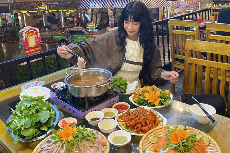 an-uong-nha-hang-du-lich-sapa-4-ngay-3-dem.jpg (125 KB)