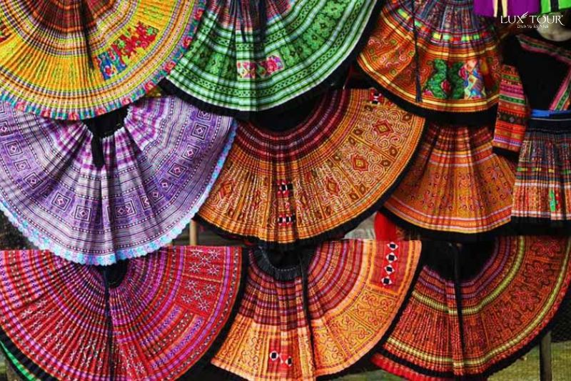 mua-qua-luu-niem-cho-sapa-du-lich-sapa-4-ngay-3-dem.jpg (140 KB)