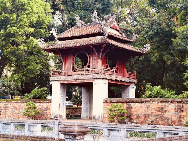 van-mieu-quoc-tu-giam-ha-noi-thang-1.jpg (163 KB)