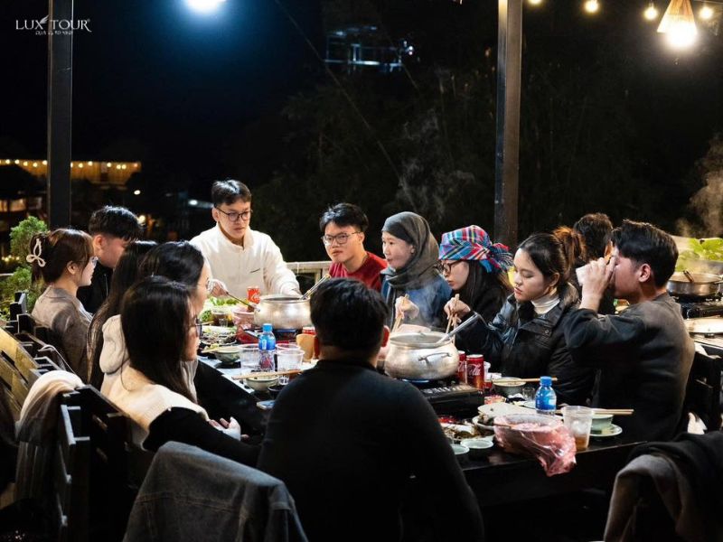 ta-xua-thang-2-nha-hang.jpg (79 KB)