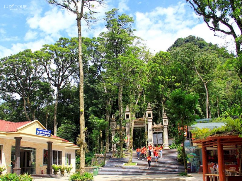 vuon-quoc-gia-ba-vi-tet-duong-lich-di-dau-choi-o-ha-noi.jpg (161 KB)