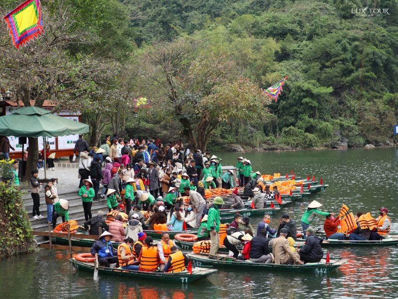 ninh-binh-tet-nen-di-du-lich-o-dau-mien-bac.jpg (159 KB)