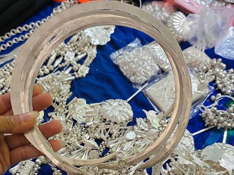 cho-phien-hoang-su-phi-mua-trang-suc.jpg (115 KB)