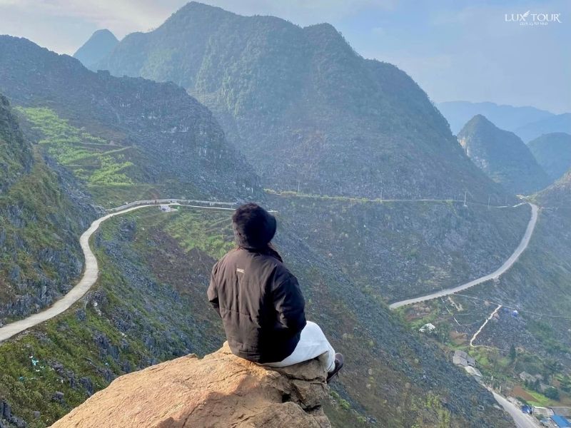 cong-troi-quan-ba-ha-giang-deo-ma-pi-leng.jpg (95 KB)