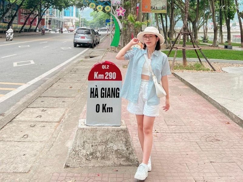 cot-moc-so-0-ha-giang-check-in.jpg (123 KB)