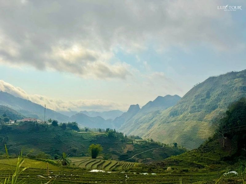 cot-moc-so-0-ha-giang-thung-lung-sung-la.jpg (66 KB)