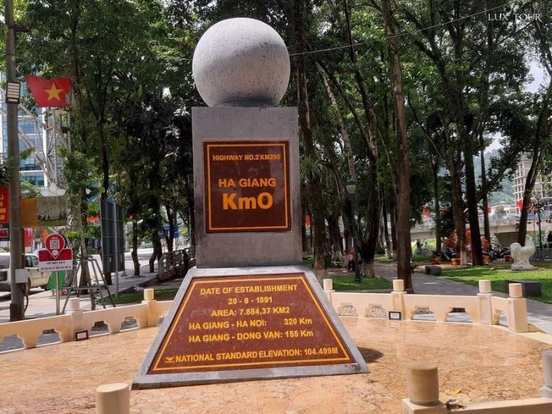 cot-moc-so-0-ha-giang.jpg (129 KB)