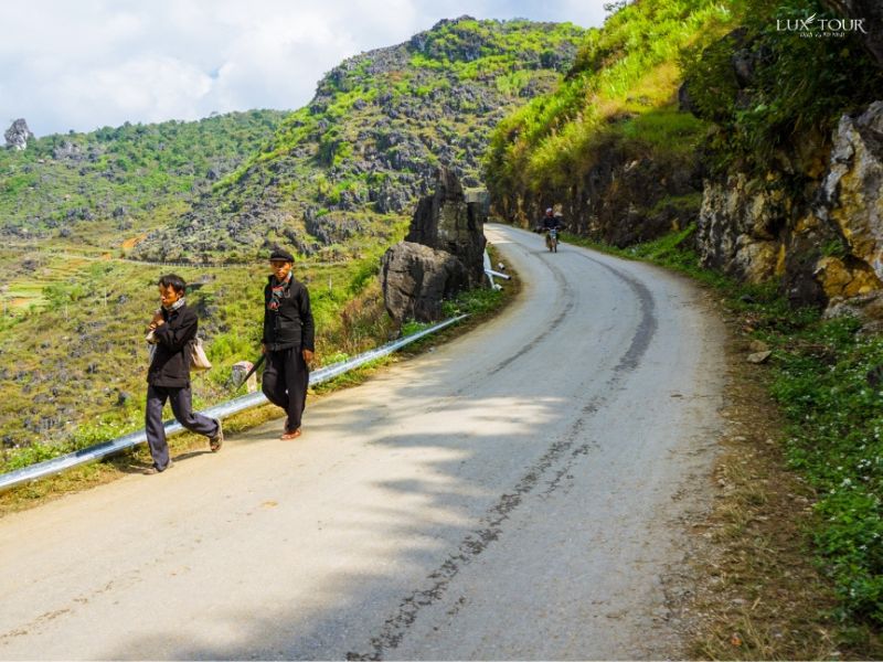 doc-chin-khoanh-ha-giang-nguoi-dan-vung-cao.jpg (110 KB)