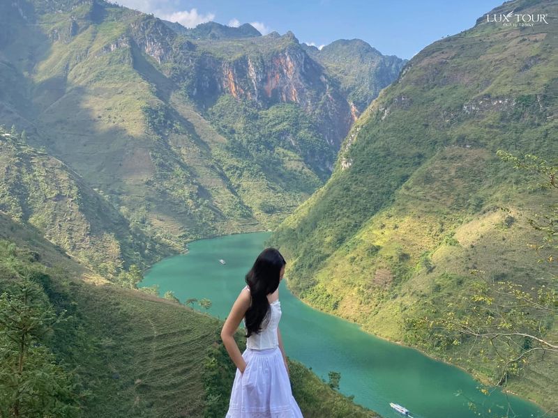 du-lich-cao-nguyen-da-dong-van-song-nho-que.jpg (115 KB)