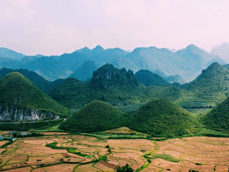 du-lich-ha-giang-4-ngay-3-dem-nui-doi-quan-ba.jpg (88 KB)