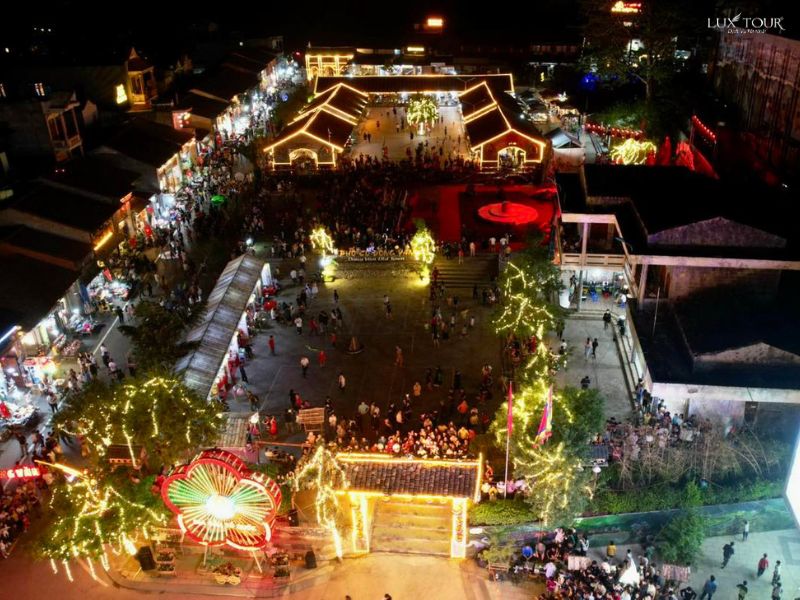 pho-co-dong-van-ve-dem-du-lich-ha-giang-thang-1.jpg (116 KB)