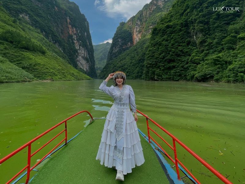 du-lich-ha-giang-thang-7-song-nho-que.jpg (93 KB)