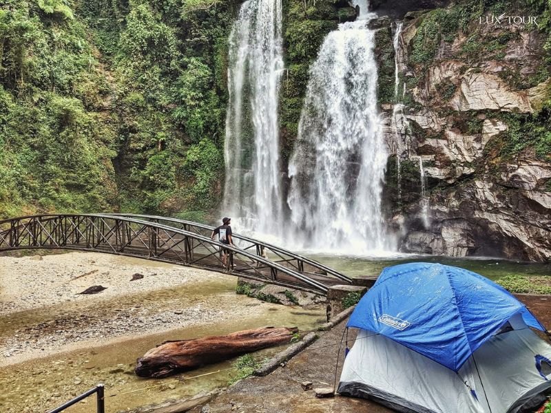 du-lich-ha-giang-thang-7-thac-tien-deo-gio.jpg (179 KB)