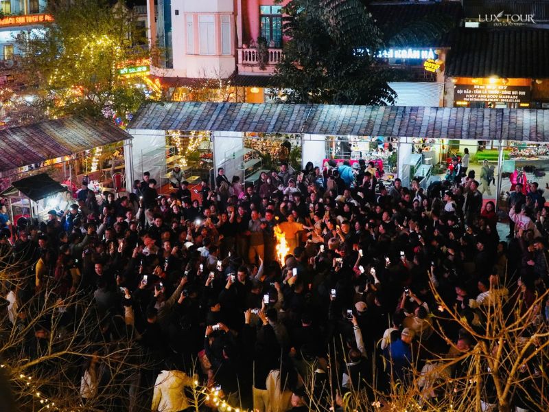 du-lich-ha-giang-tu-tuc-pho-co-dong-van.jpg (142 KB)