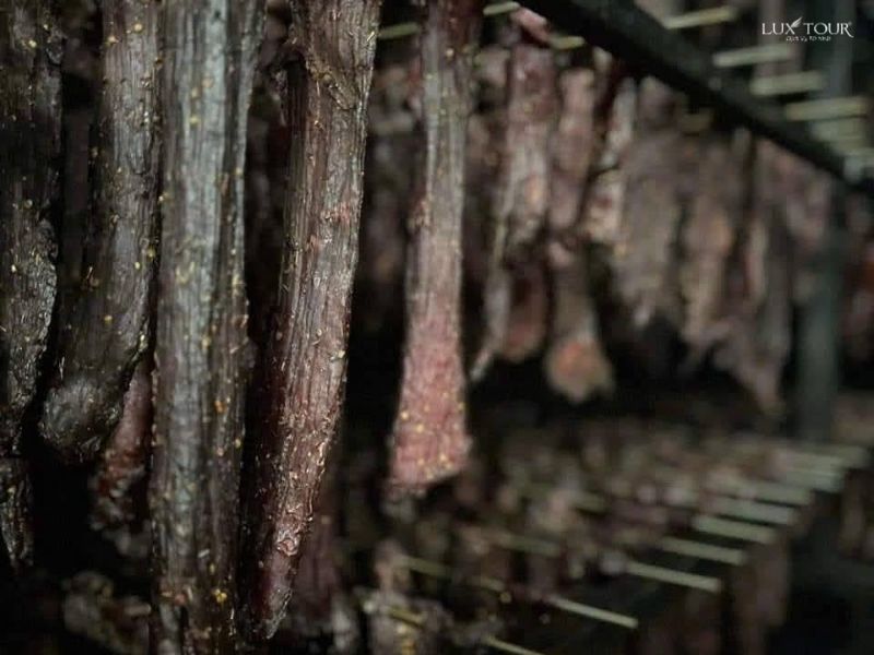 du-lich-ha-giang-tu-tuc-thit-trau-gac-bep.jpg (69 KB)