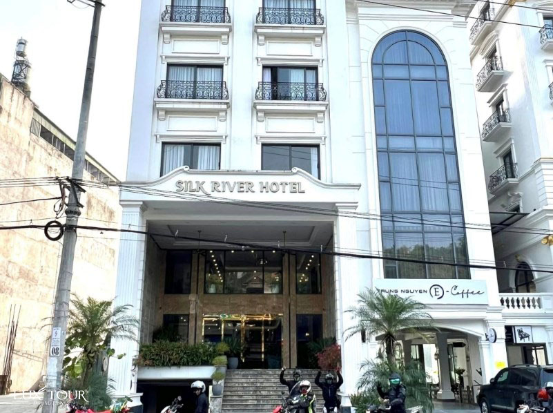 khach-san-o-ha-giang-silkriver.jpg (157 KB)