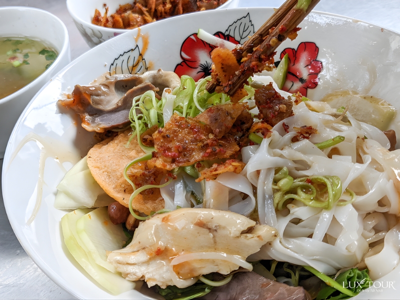 quan-an-ngon-o-ha-giang-1.jpg (405 KB)