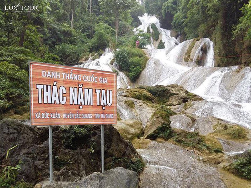 Khám phá thác Nặm Tạu - Vẻ đẹp hoang sơ ẩn mình của Hà Giang