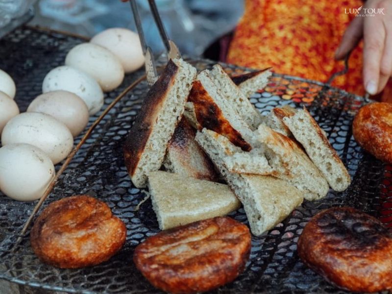 thi-tran-pho-bang-banh-tam-giac-mach.jpg (93 KB)