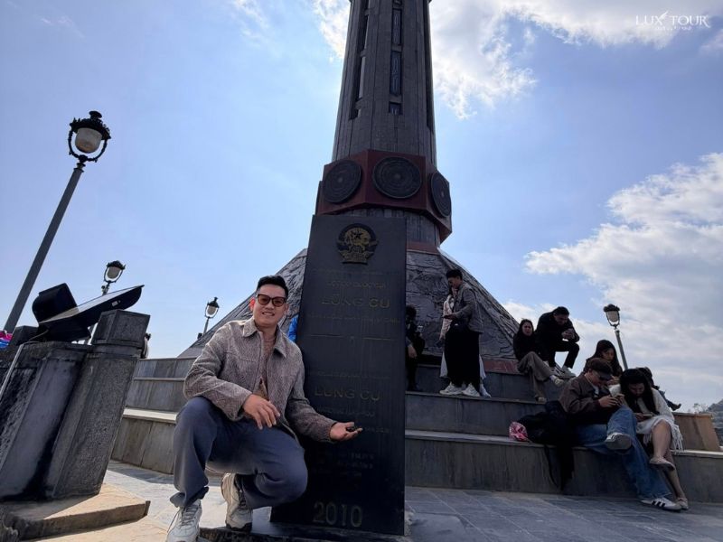 thi-tran-pho-bang-cot-co-lung-cu.jpg (66 KB)