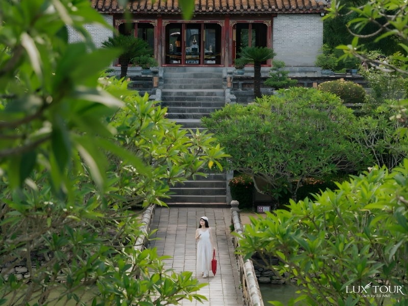 du-lich-hue-thang-1-1.jpg (449 KB)