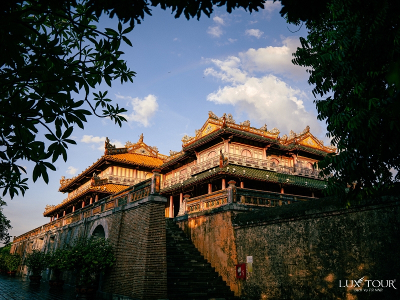 du-lich-hue-thang-1-2.jpg (477 KB)