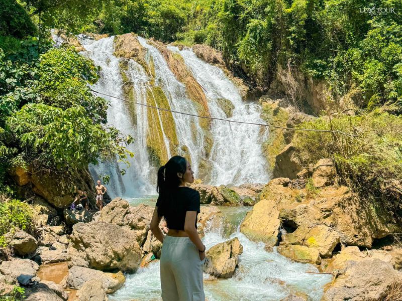 thac-go-lao-du-lich-mai-chau-thang-1.jpg (188 KB)