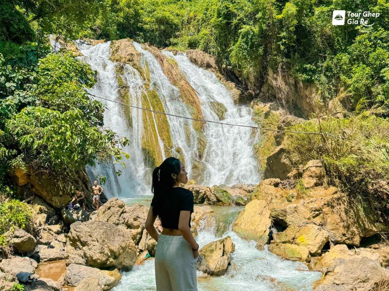 mai-chau-thang-9-thac-go-lao.jpg (189 KB)