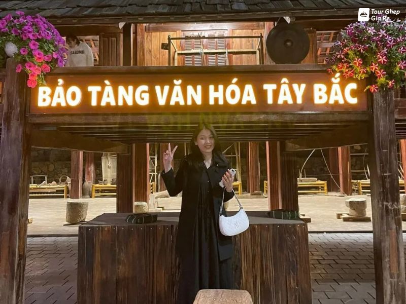 cho-dem-moc-chau-bao-tang-van-hoa-tay-bac.jpg (99 KB)