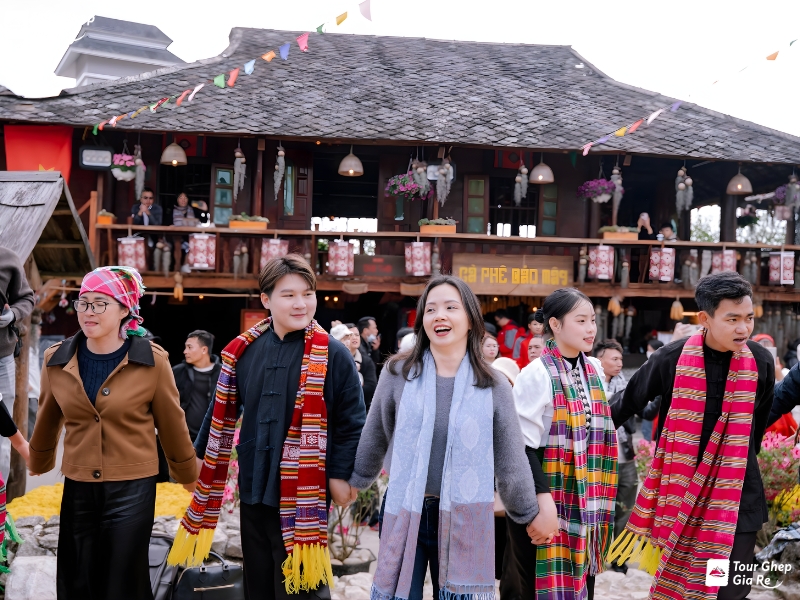 cho-tinh-moc-chau-1.jpg (454 KB)