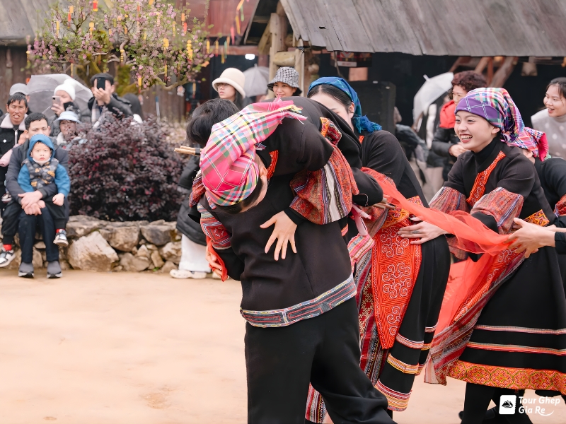 cho-tinh-moc-chau-6.jpg (425 KB)