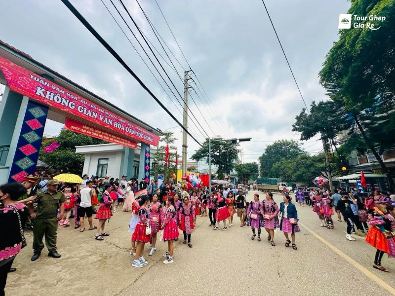 du-lich-moc-chau-thang-9-cho-tinh.jpg (126 KB)