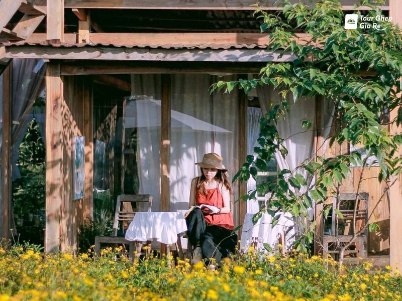 du-lich-moc-chau-thang-9-quan-cafe-canh-cam.jpg (132 KB)