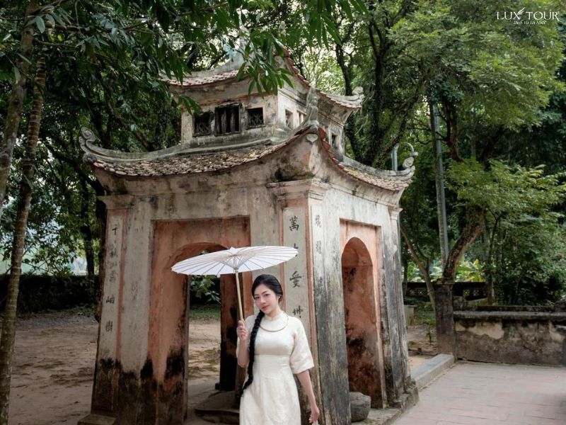 du-lich-den-vua-dinh-vua-le.jpg (127 KB)