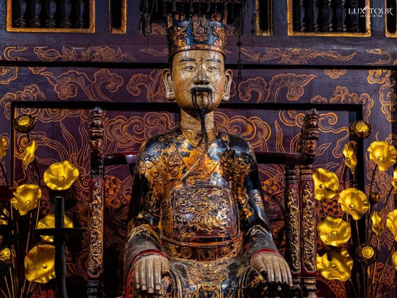 tuong-vua-dinh-tien-hoang-den-vua-dinh-vua-lejpg.jpg (151 KB)