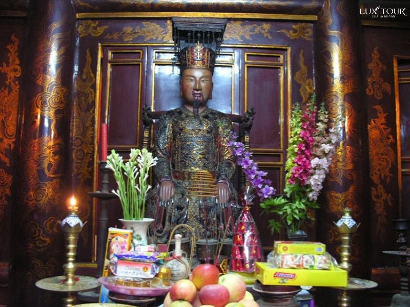 tuong-vua-le-dai-hanh-den-vua-dinh-vua-le.jpg (107 KB)