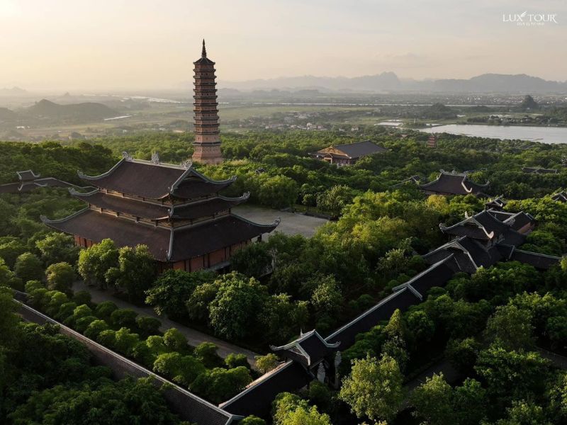 chua-bai-dinh-du-lich-ninh-binh-thang-2.jpg (92 KB)