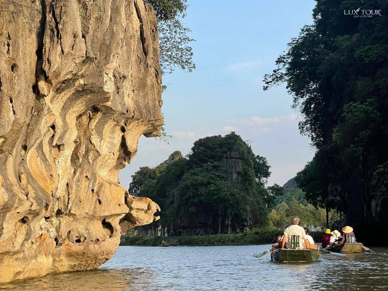 du-lich-ninh-binh-thang-2-2.jpg (125 KB)