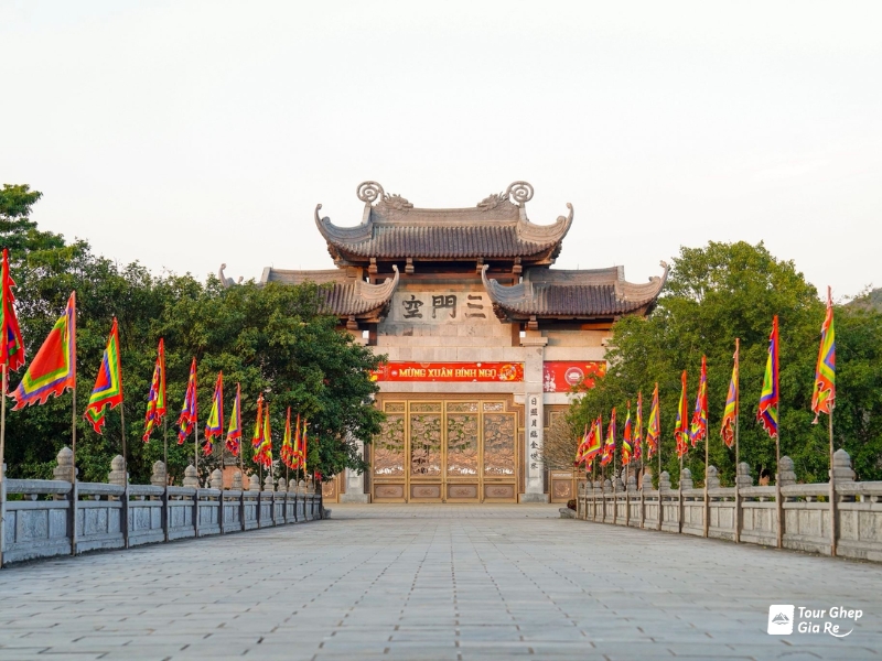 du-lich-ninh-binh-thang-3-3.jpg (347 KB)