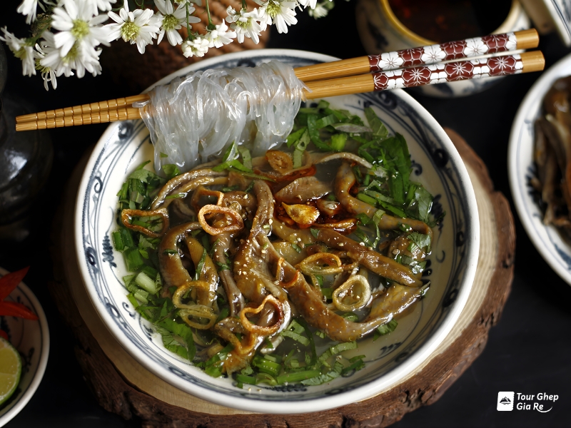 du-lich-ninh-binh-thang-3-8.jpg (406 KB)