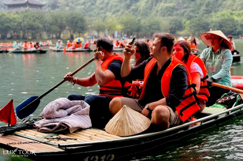 gia-ve-trang-an-ninh-binh-236.jpg (163 KB)