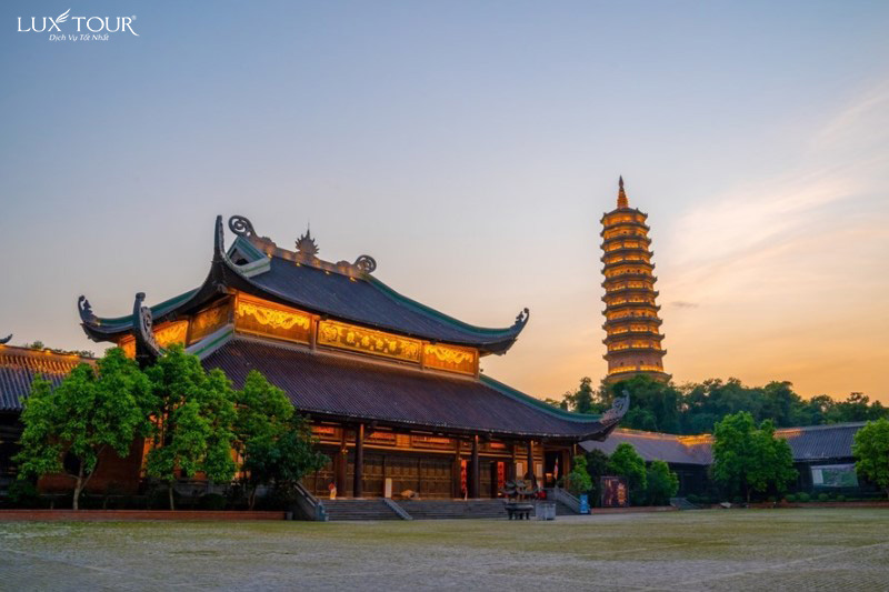 hoa-lu-ninh-binh-899.jpg (124 KB)