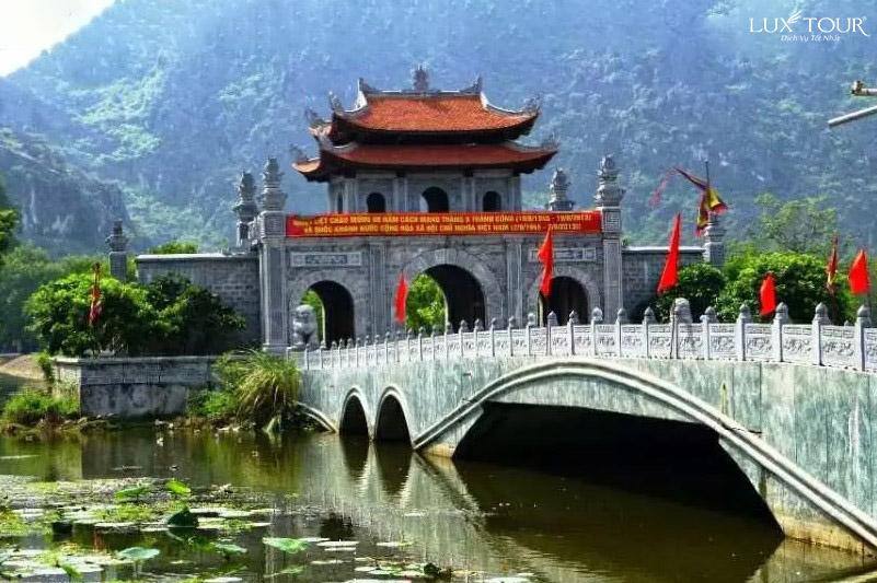hoa-lu-ninh-binh.jpg (172 KB)