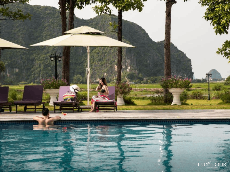 kinh-nghiem-dat-khach-san-gan-hang-mua-ninh-binh.png (344 KB)